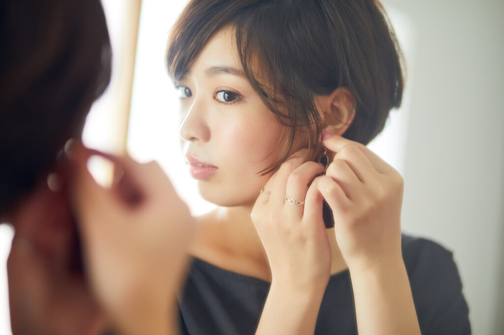 葬儀でピアスは着けてもよい？おすすめのピアスの種類まで紹介！