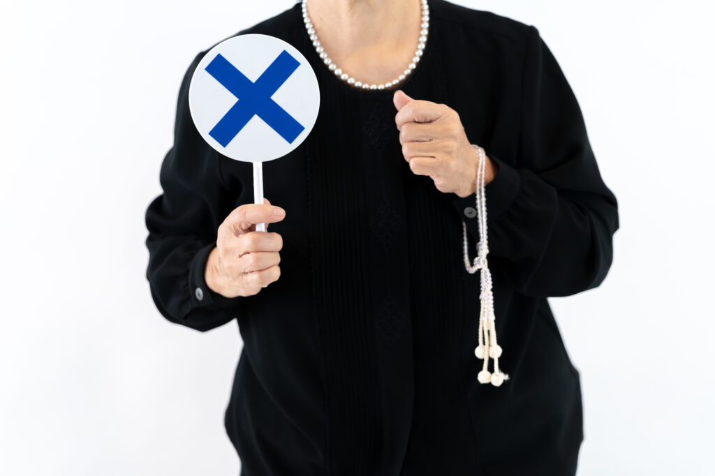 コロナ禍の葬儀では法要や法事は延期すべき？高齢者が多い場合は延期検討も