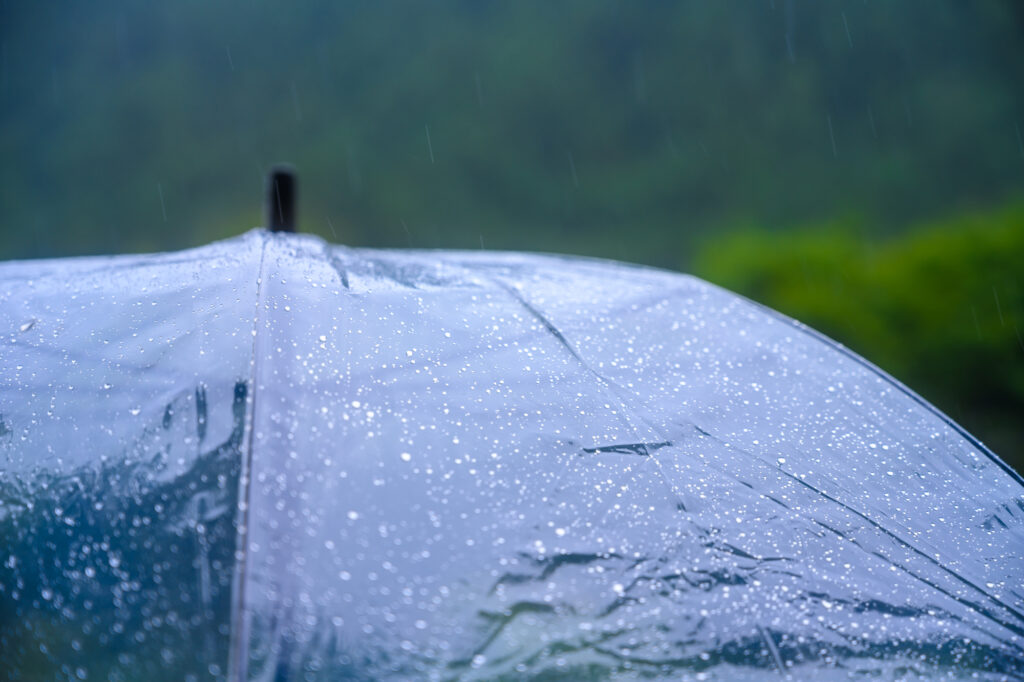 雨の日の葬儀に参列する場合のマナーとは？スマートな対応まで紹介！